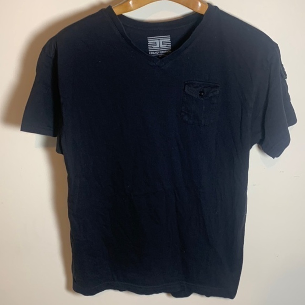 Black V neck t shirt men’s size XL